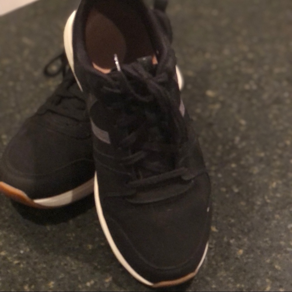 Vionic Richelle Sneakers - EUC